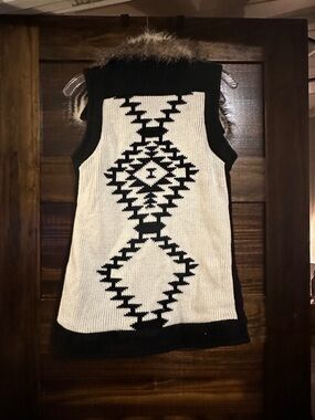 Thread & Supply Black and Cream Knit Vest with Faux Fur Trim